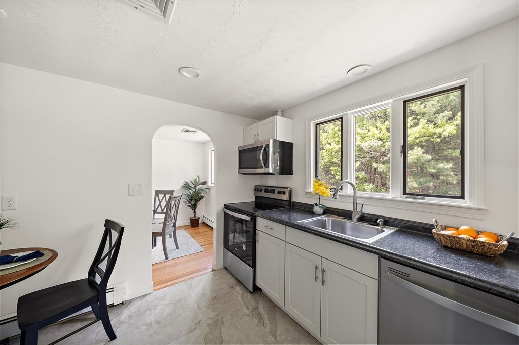23 Deerfield Road Sharon, MA 02067 - Photo 8 of 27