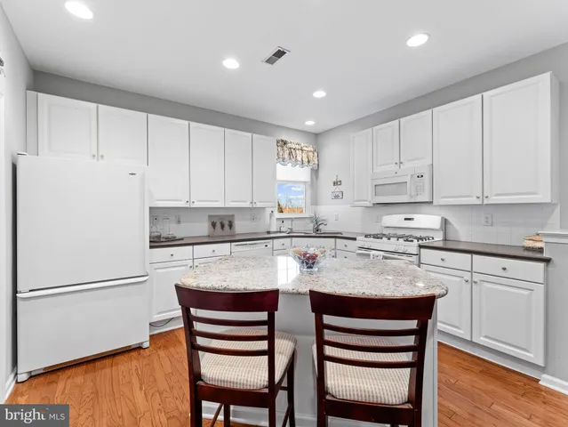 $375,000 | 1707 Hulnick Road, Unit 43830, Coatesville, PA 19320