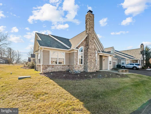 $375,000 | 1707 Hulnick Road, Unit 43830, Coatesville, PA 19320