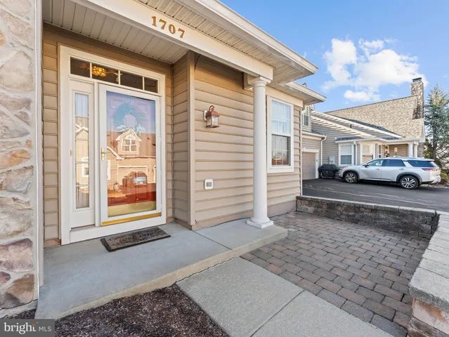 $375,000 | 1707 Hulnick Road, Unit 43830, Coatesville, PA 19320