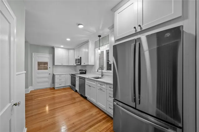 $819,900 | 11 Bayview Avenue, Newport, RI 02840