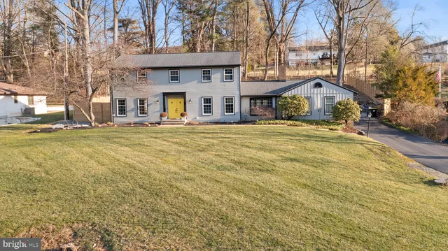 $675,000 | 429 Valley Brook Drive, Hockessin, DE 19707