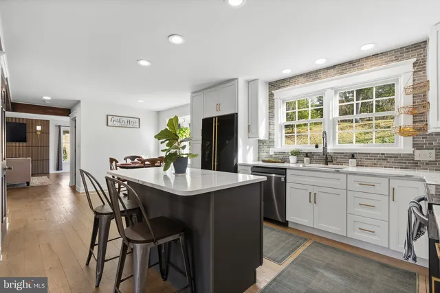 $675,000 | 429 Valley Brook Drive, Hockessin, DE 19707