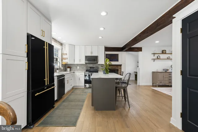 $675,000 | 429 Valley Brook Drive, Hockessin, DE 19707