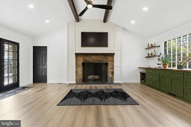 $675,000 | 429 Valley Brook Drive, Hockessin, DE 19707