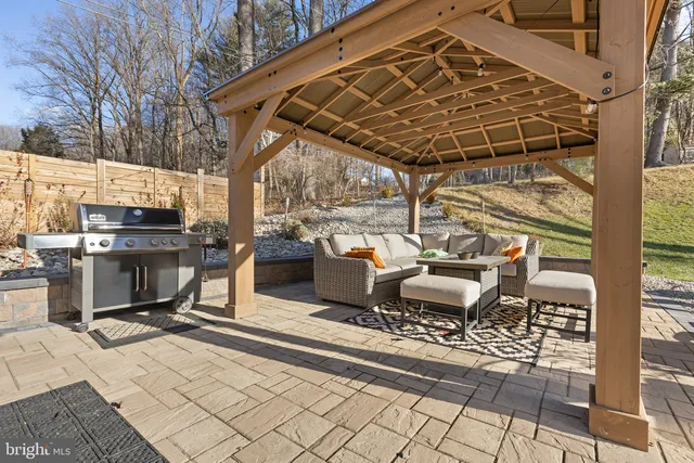 $675,000 | 429 Valley Brook Drive, Hockessin, DE 19707