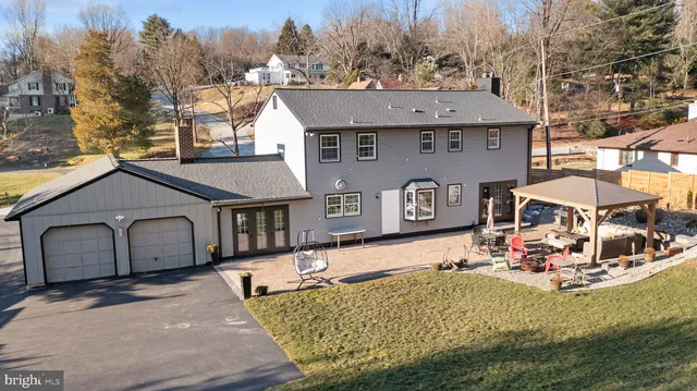 $675,000 | 429 Valley Brook Drive, Hockessin, DE 19707