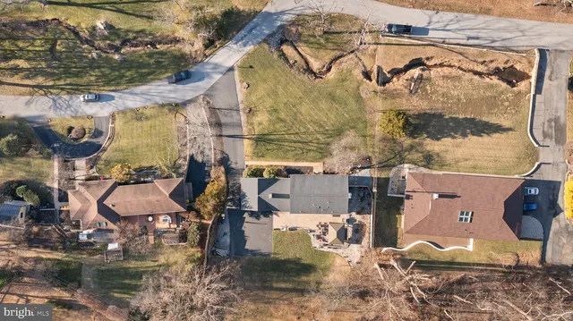 $675,000 | 429 Valley Brook Drive, Hockessin, DE 19707