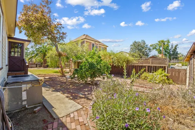 $569,900 | 1301 North Douty Street, Hanford, CA 93230