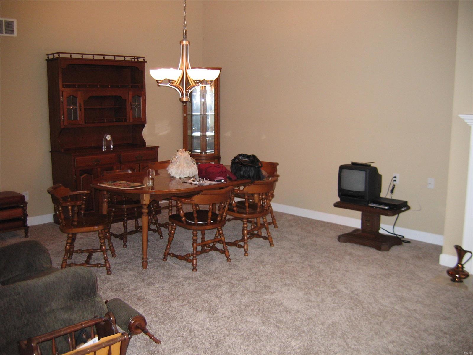 140 Briar Ridge Maryville, IL 62062 - Photo 8 of 14 Gallery Image 8