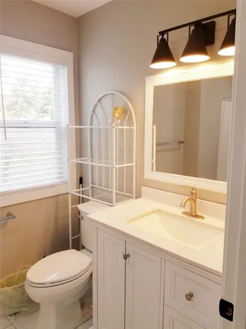 $4,200 | 68 Memorial Boulevard, Unit A, Newport, RI 02840