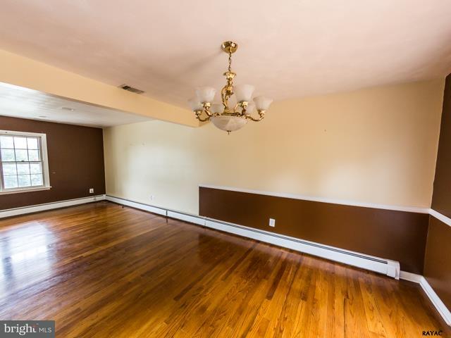 316 Greendale Road York, PA 17403 - Photo 4 of 35