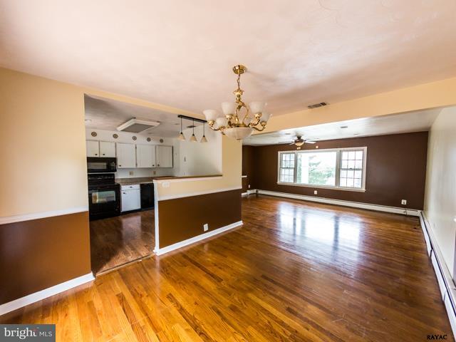 316 Greendale Road York, PA 17403 - Photo 5 of 35