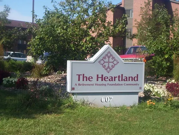 $1,115 | 607 North Hightower Street, Peoria, IL 61605