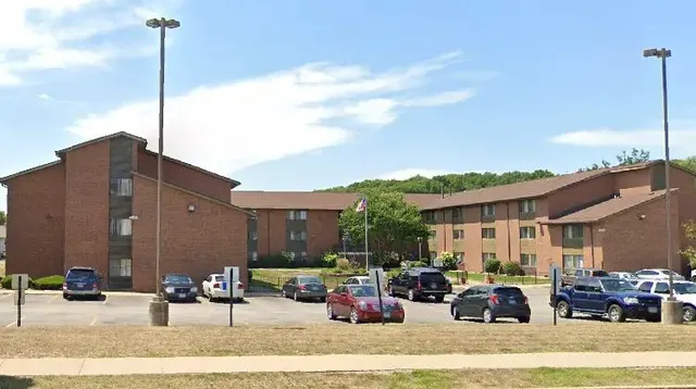 $1,115 | 607 North Hightower Street, Peoria, IL 61605