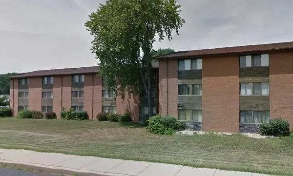 $1,115 | 607 North Hightower Street, Peoria, IL 61605