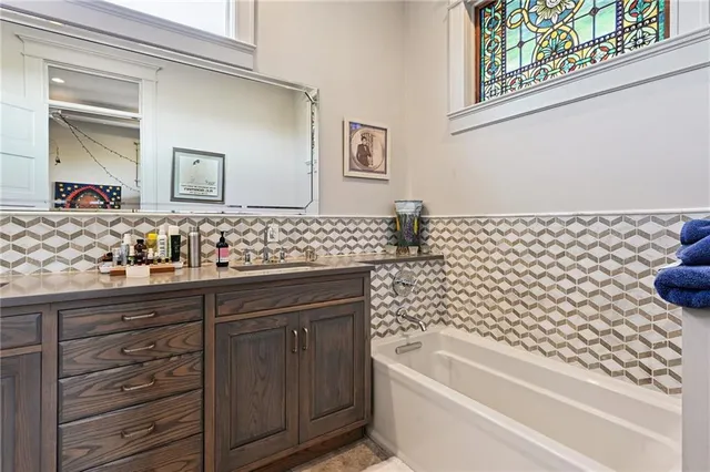 $6,250 | 725 Nashville Avenue, New Orleans, LA 70115