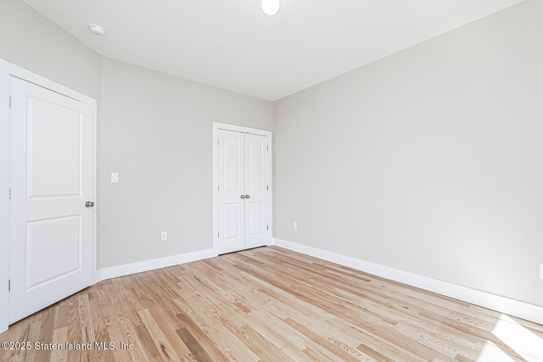 291 Rensselaer Avenue Staten Island, NY 10312 - Photo 13 of 38 a view of room