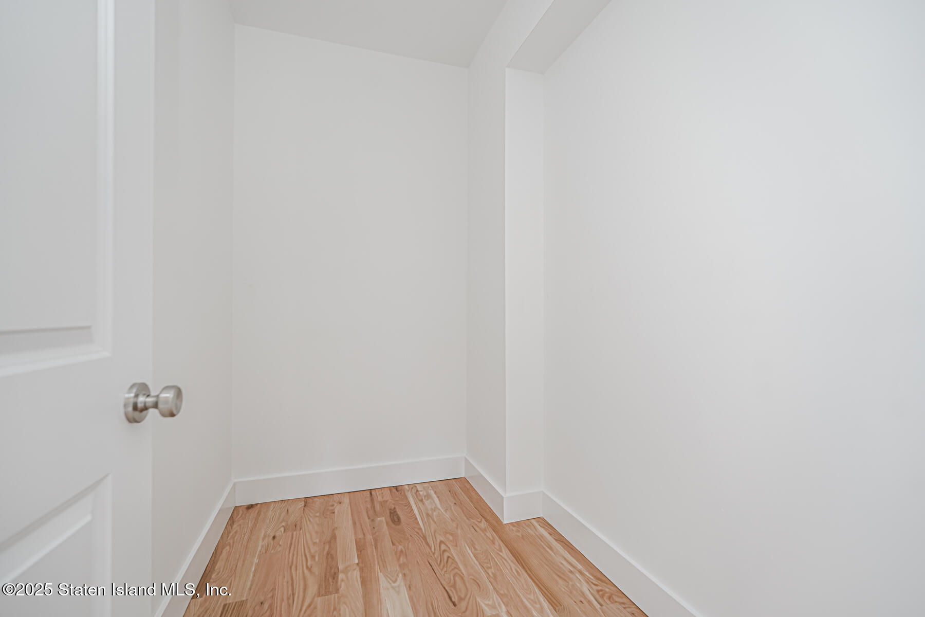 291 Rensselaer Avenue Staten Island, NY 10312 - Photo 29 of 38 a view of a small space