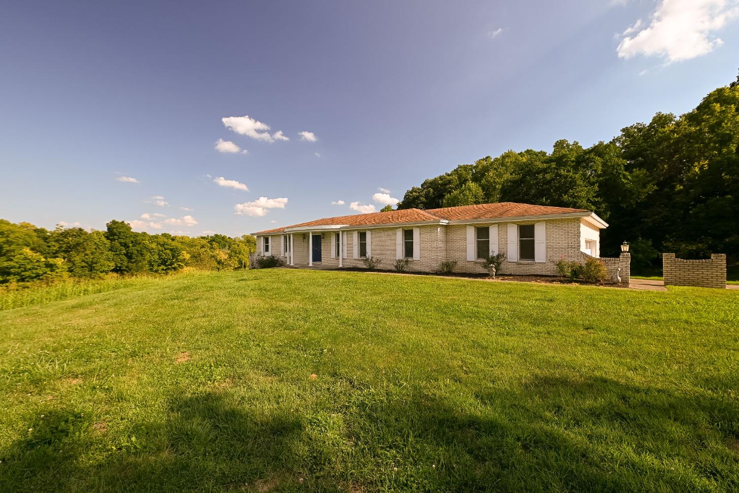 3607 Blue Goose Road Lawrenceburg, IN 47025 - Photo 4 of 48 All brick home!