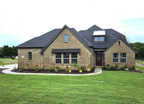 $499,900 | 376 Willie's Court, Whitesboro, TX 76273