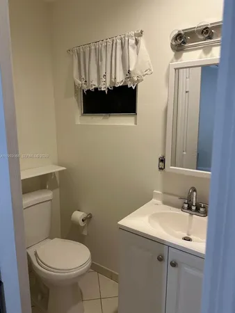 $1,400 | Cresthaven, Pompano Beach, FL 33064