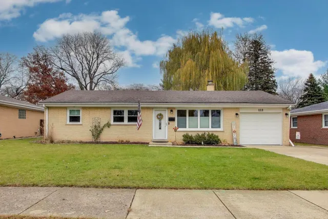 $379,900 | 111 South Bobby Lane, Mount Prospect, IL 60056