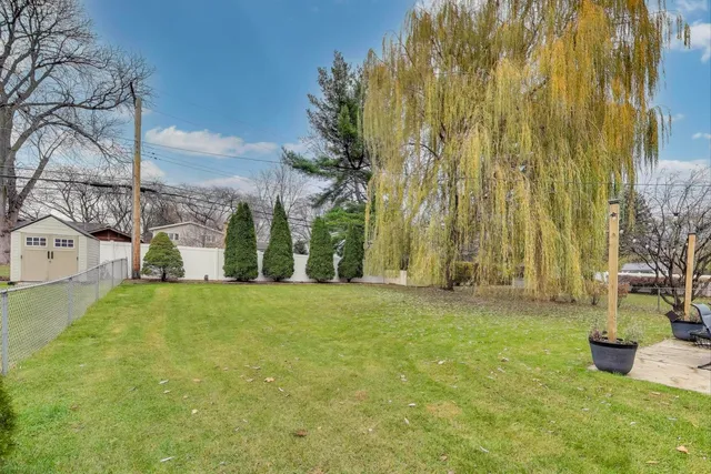 $379,900 | 111 South Bobby Lane, Mount Prospect, IL 60056