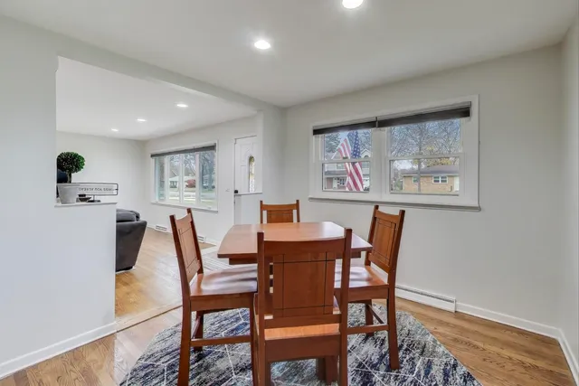 $379,900 | 111 South Bobby Lane, Mount Prospect, IL 60056