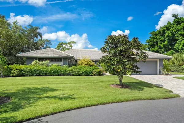 $550,000 | 1423 Southwest Troon Circle, Palm City, FL 34990