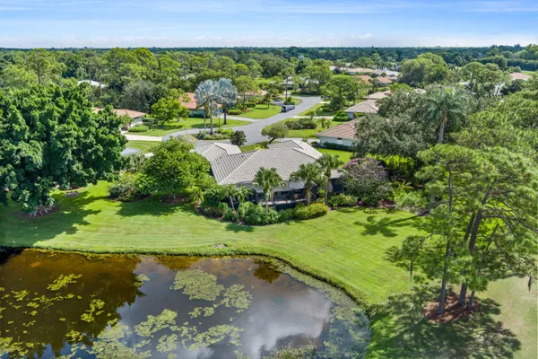 $550,000 | 1423 Southwest Troon Circle, Palm City, FL 34990