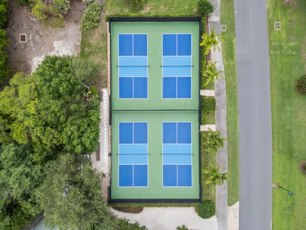 $550,000 | 1423 Southwest Troon Circle, Palm City, FL 34990