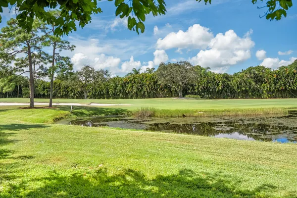 $550,000 | 1423 Southwest Troon Circle, Palm City, FL 34990