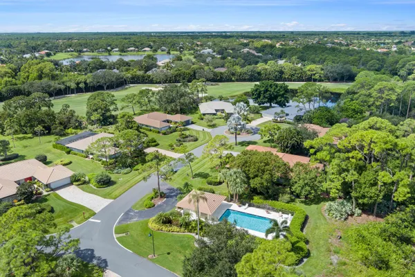 $550,000 | 1423 Southwest Troon Circle, Palm City, FL 34990