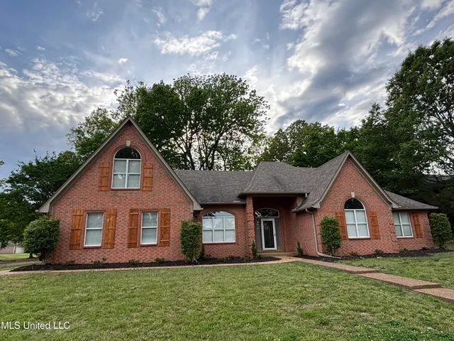 $374,900 | 1705 Cedar Lake Cove, Hernando, MS 38632