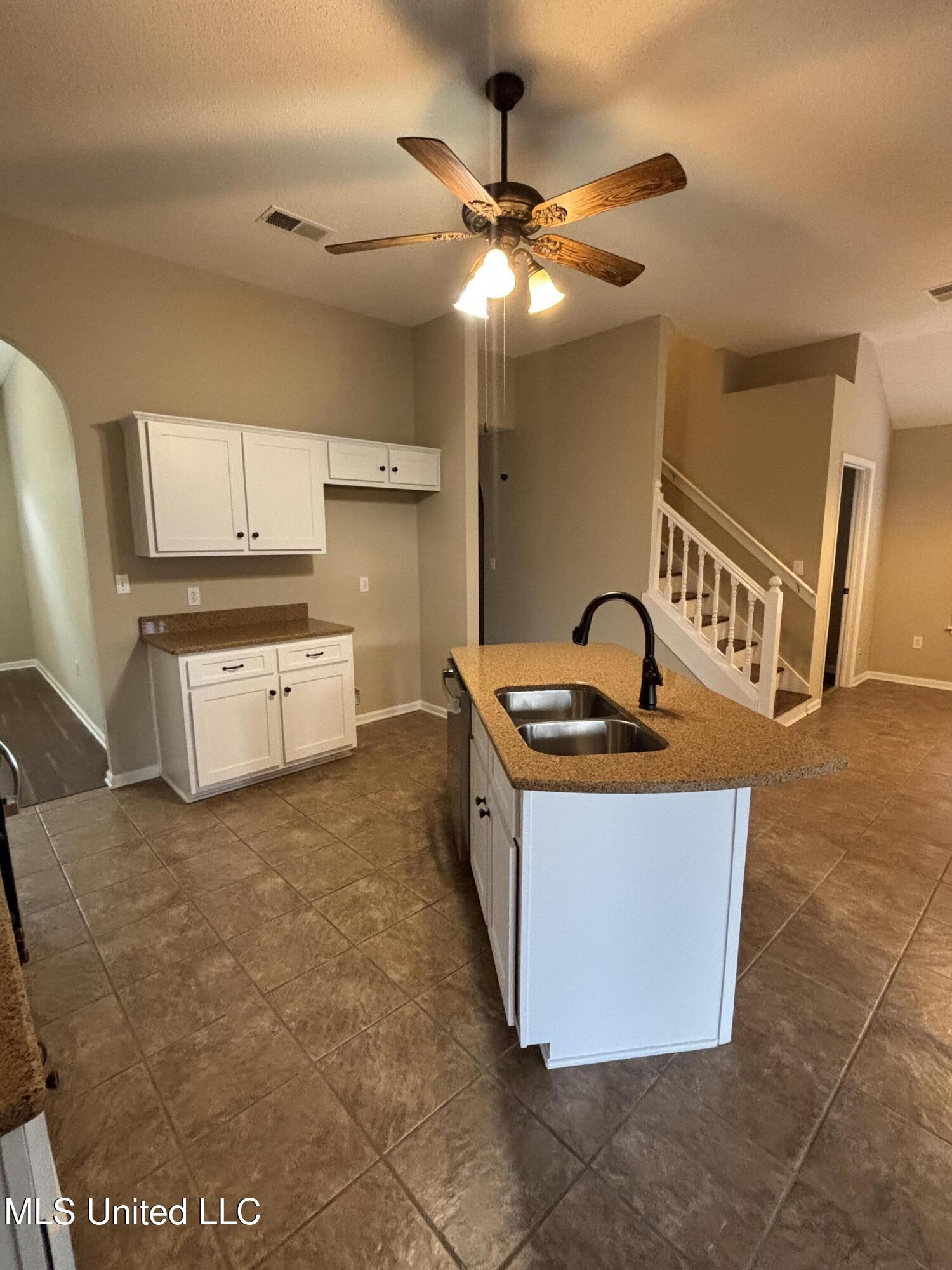 1705 Cedar Lake Cove Hernando, MS 38632 - Photo 11 of 31 kitchen