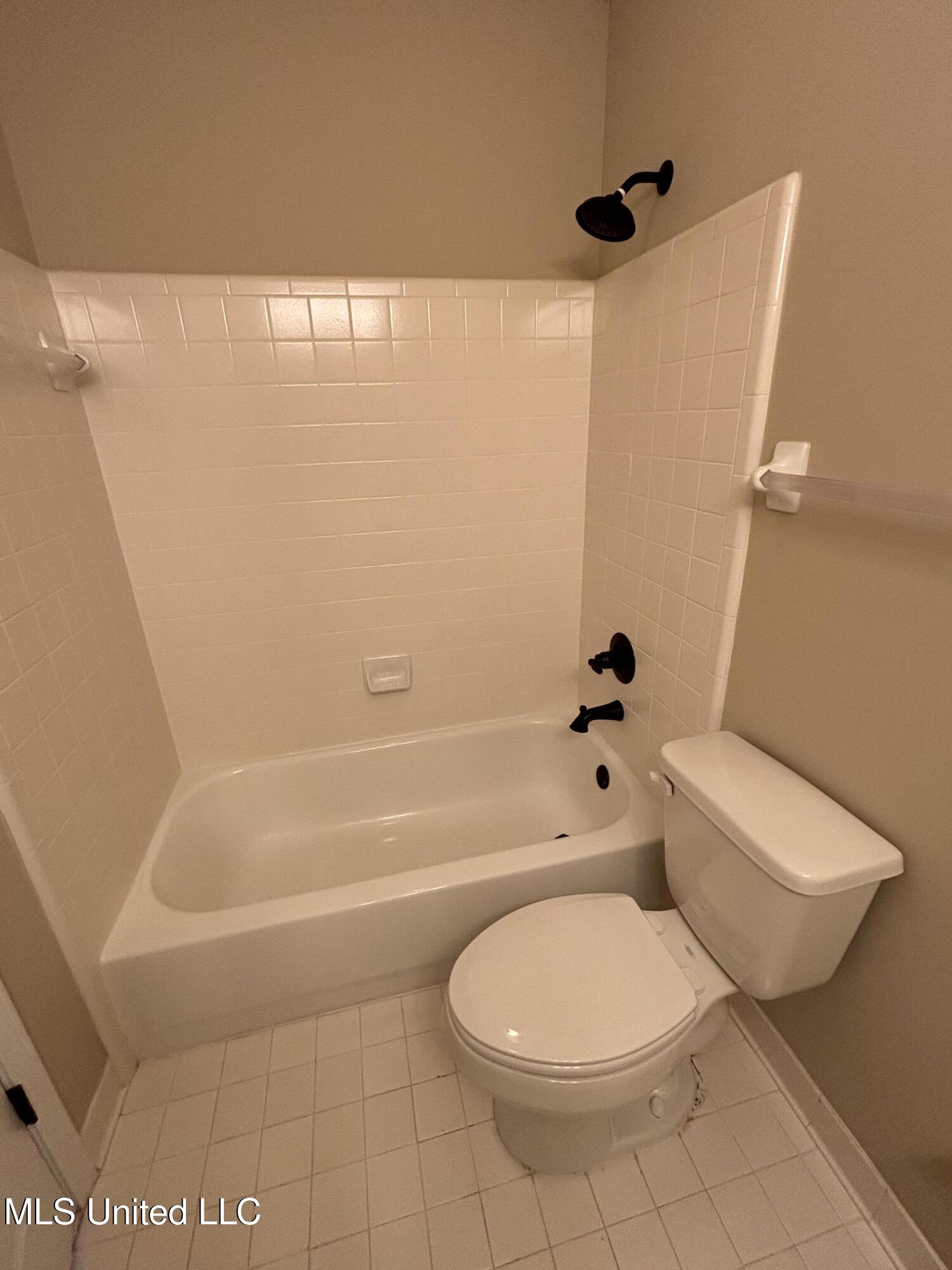 1705 Cedar Lake Cove Hernando, MS 38632 - Photo 18 of 31 full bath