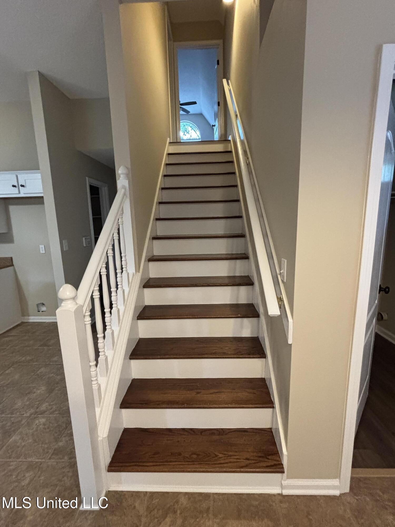 1705 Cedar Lake Cove Hernando, MS 38632 - Photo 26 of 31 stairs