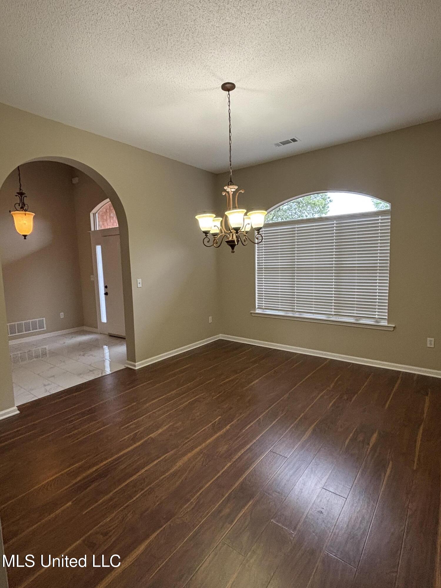 1705 Cedar Lake Cove Hernando, MS 38632 - Photo 4 of 31 dining room
