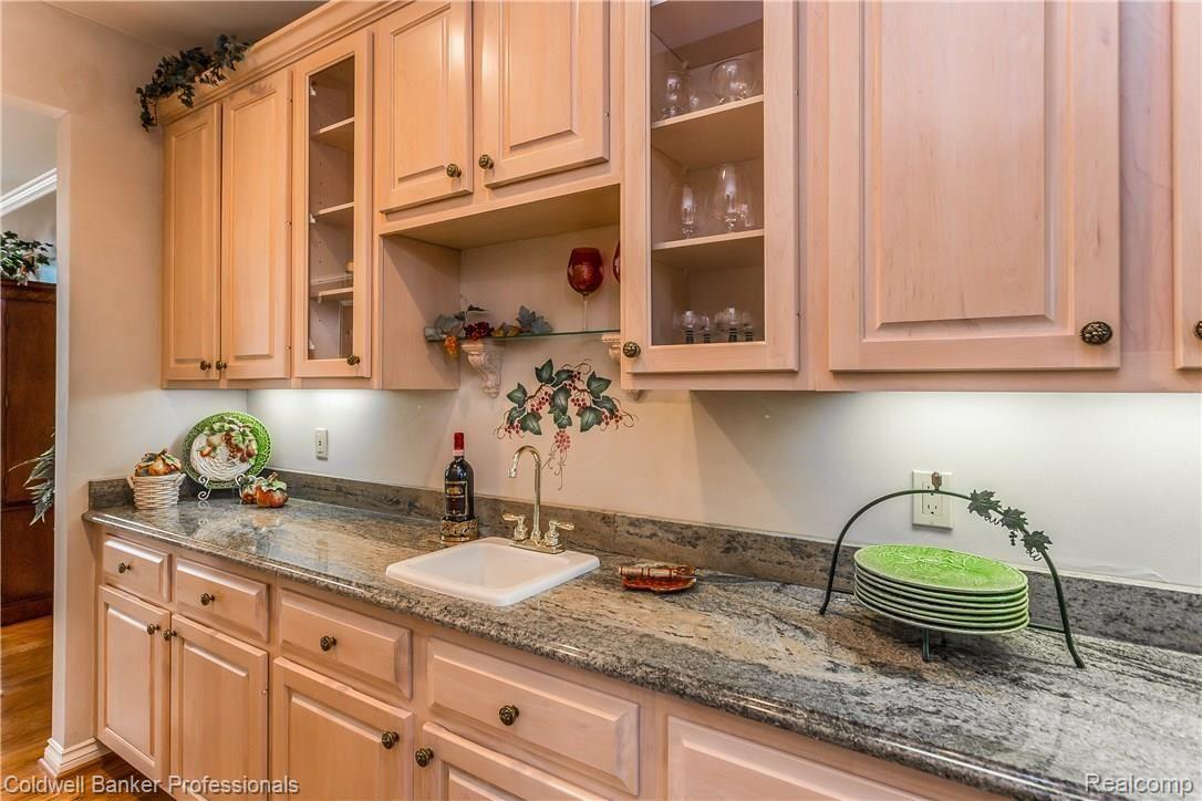 1391 Pebble Ridge Drive Rochester, MI 48307 - Photo 20 of 99 023-Kitchen-3730088-large.jpg
