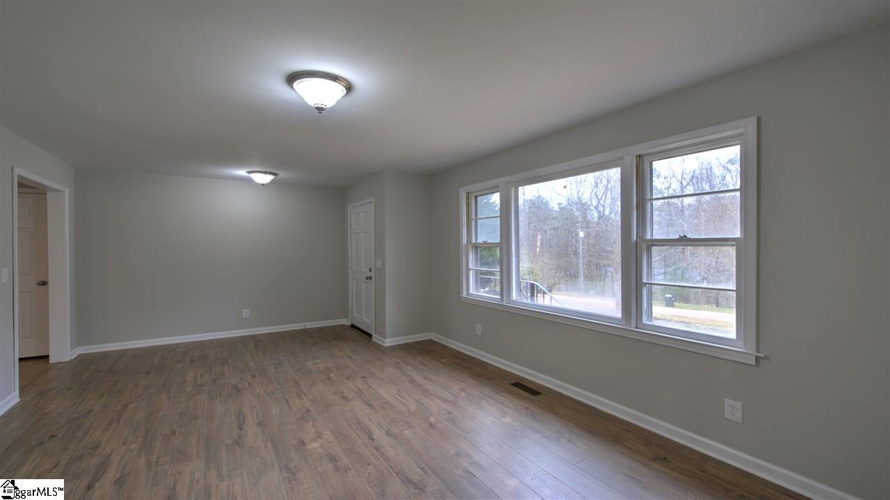 117 Waterloo Circle Greer, SC 29650 - Photo 6 of 34 Gallery Image 6