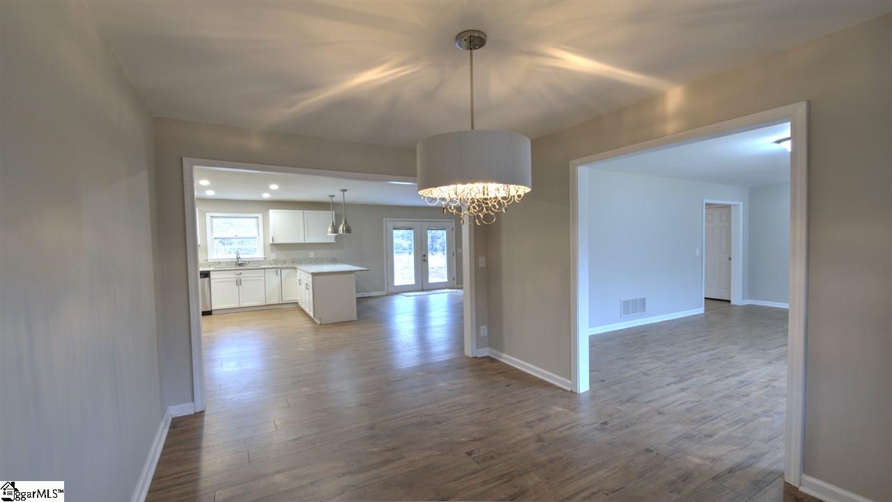 117 Waterloo Circle Greer, SC 29650 - Photo 8 of 34 Gallery Image 8