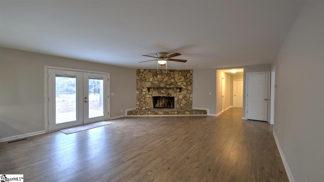 117 Waterloo Circle Greer, SC 29650 - Photo 9 of 34 Gallery Image 9