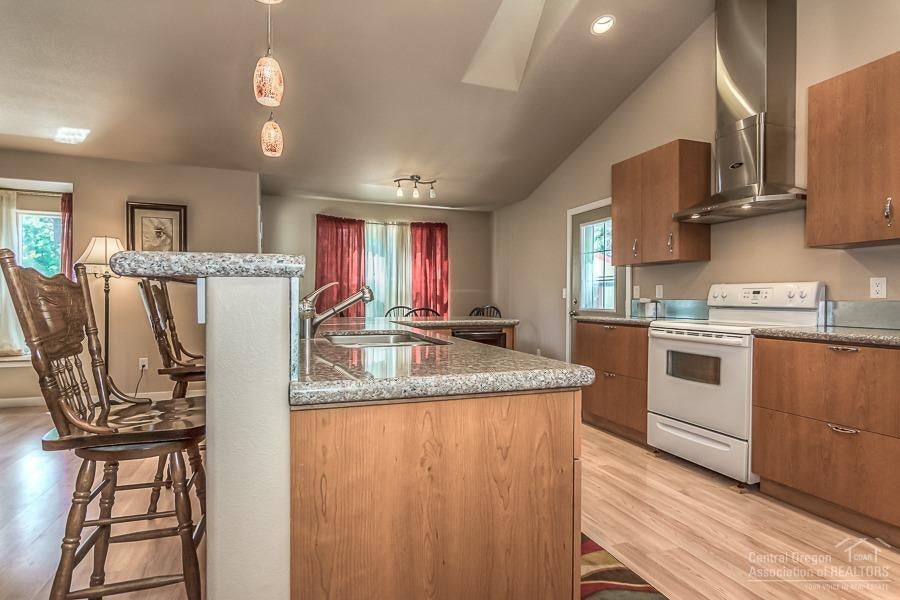 19449 Apache Road Bend, OR 97702 - Photo 9 of 25 Additional Photo