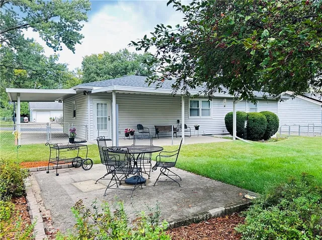 $225,000 | 1711 Seneca Street, Leavenworth, KS 66048