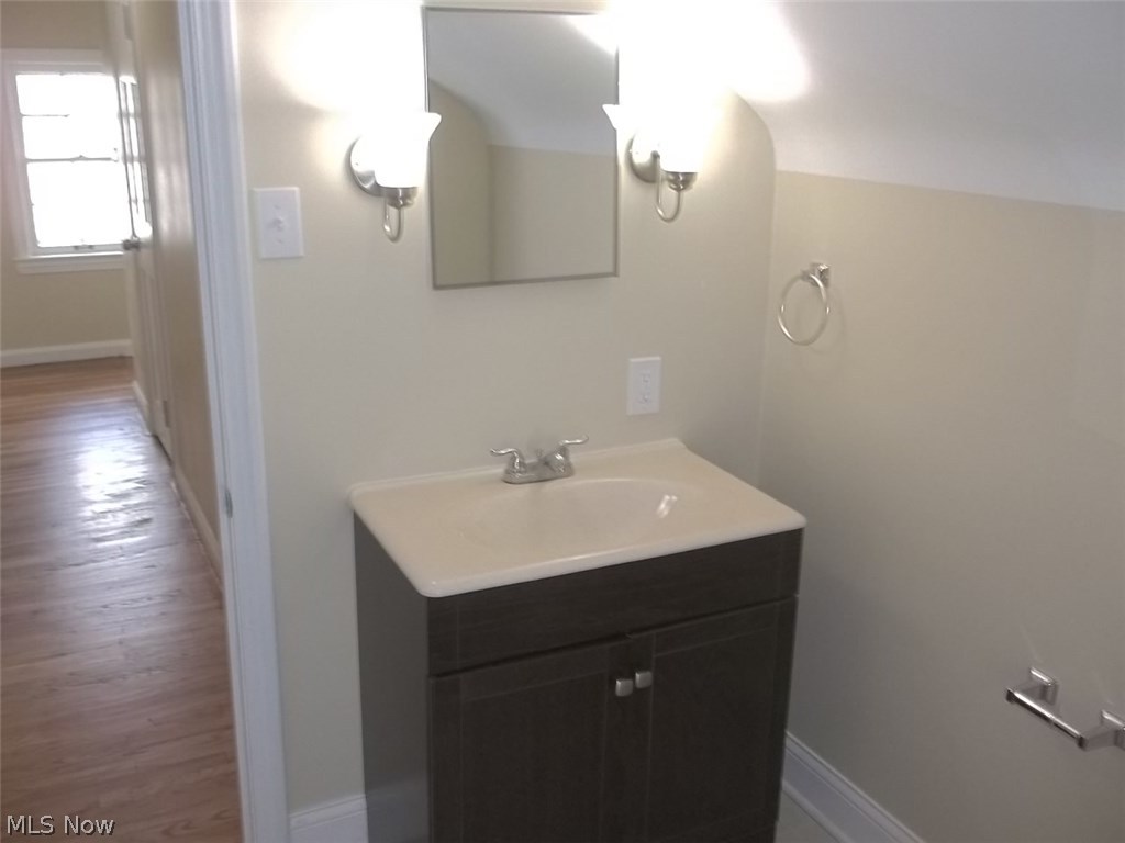 3751 Bainbridge Road Cleveland Heights, OH 44118 - Photo 11 of 32