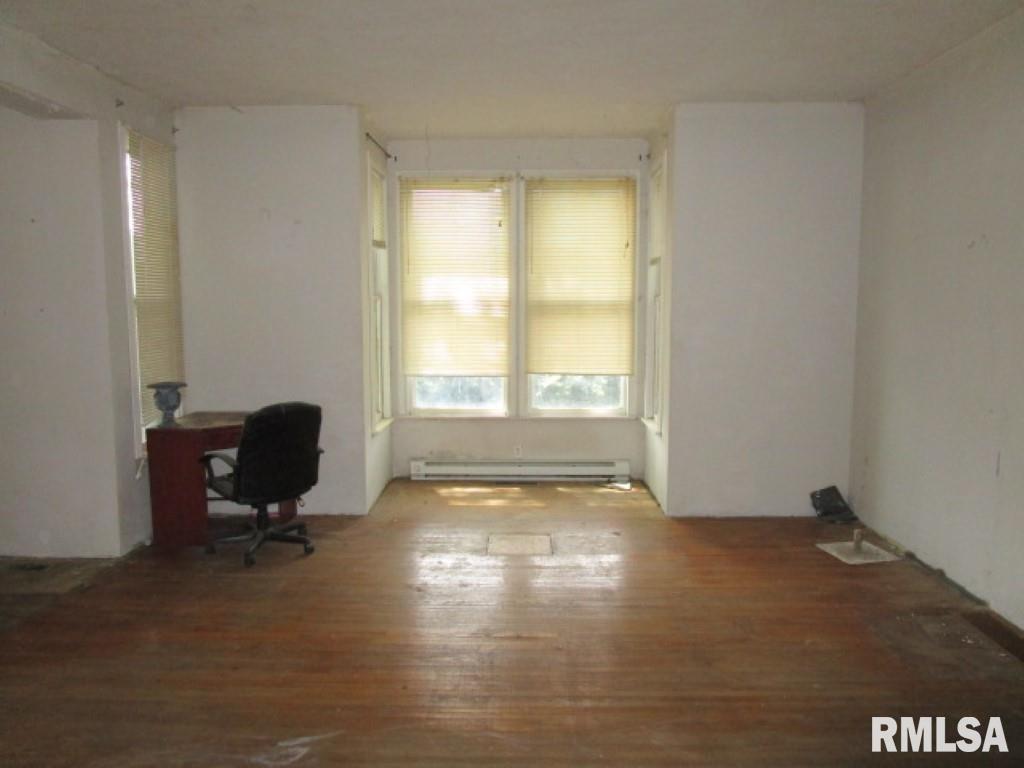 30 South Ave B Canton, IL 61520 - Photo 11 of 14