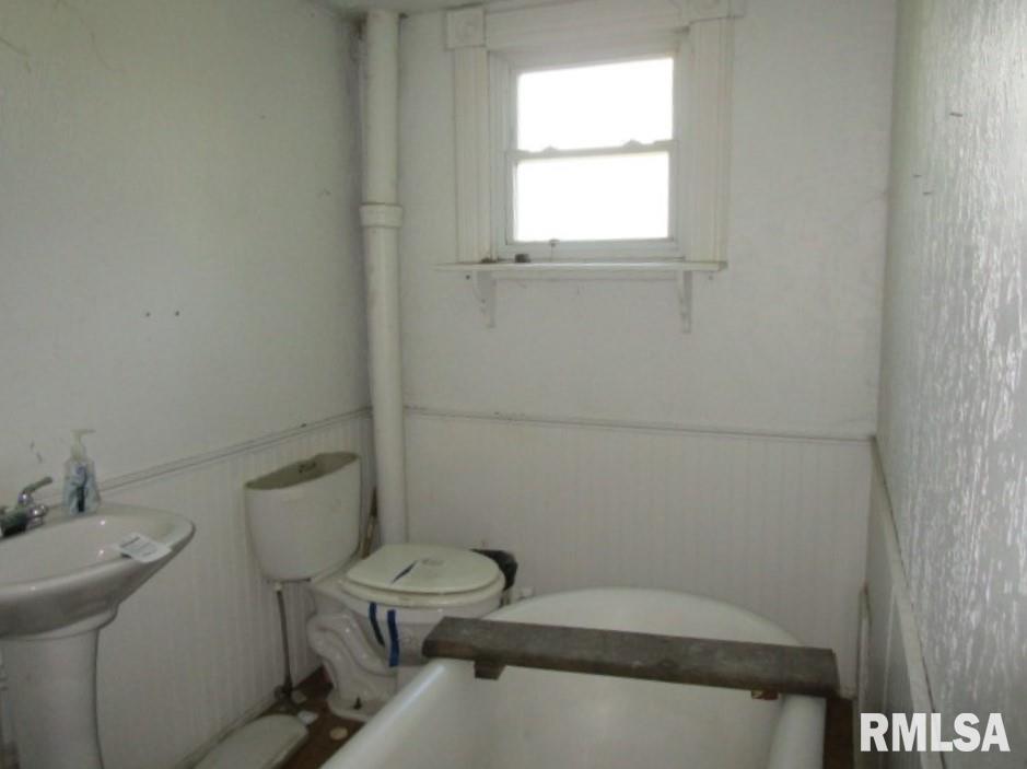 30 South Ave B Canton, IL 61520 - Photo 14 of 14
