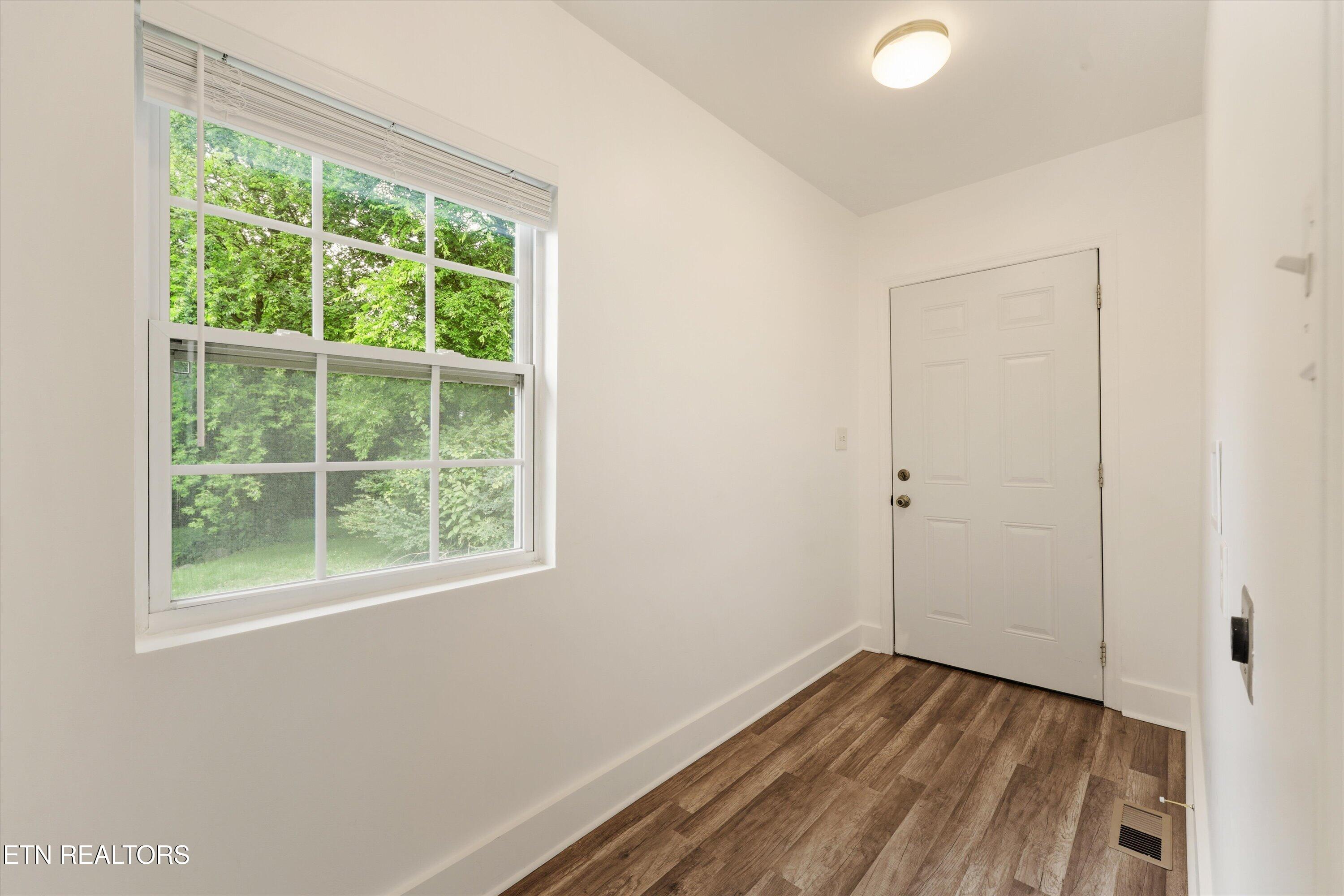 280 West Newcomen Street Alcoa, TN 37701 - Photo 17 of 28 17-280 W Newcomen St 14