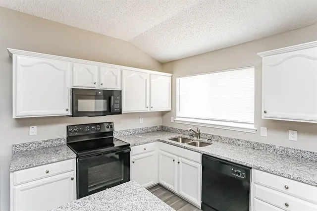 $2,140 | 6736 Bighorn Ridge, Arlington, TX 76002